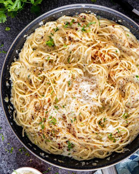 Garlic Butter Spaghetti, Butter Spaghetti, Garlic Pasta Recipe, Garlic Parmesan Pasta, Creamy Spaghetti, Pasta Side, Garlic Spaghetti, Black Bean Recipes, Pasta Side Dishes