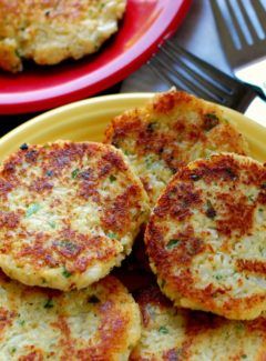 Cauliflower Cakes, Cauliflower Patties, Fried Cauliflower, Potato Cakes, Healthy Snack Ideas, Healthier Food, Low Carbohydrates, Cauliflower Recipes, Food Choices