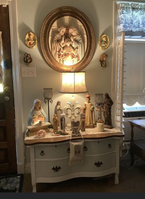 Catholic Bedroom Aesthetic, Dresser Altar, Catholic Altar Home Ideas, Christian Bedroom Ideas, Home Altar Ideas, Catholic Wall Decor, Altar Catholic, Home Altar Catholic, Prayer Room Ideas