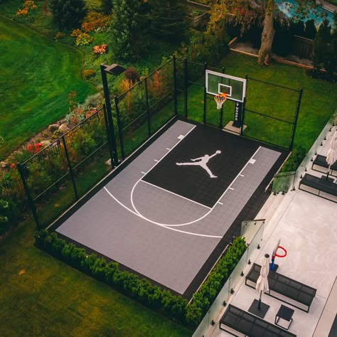 Basketball Court Garden, Sport Court And Pool Backyard Ideas, Half Court Basketball Backyard, Small Basketball Court Backyard, Small Backyard Basketball Court Ideas, Diy Basketball Court Backyard Cheap, Outdoor Basketball Court Ideas, Home Basketball Court Outdoor, Sport Court Backyard Ideas