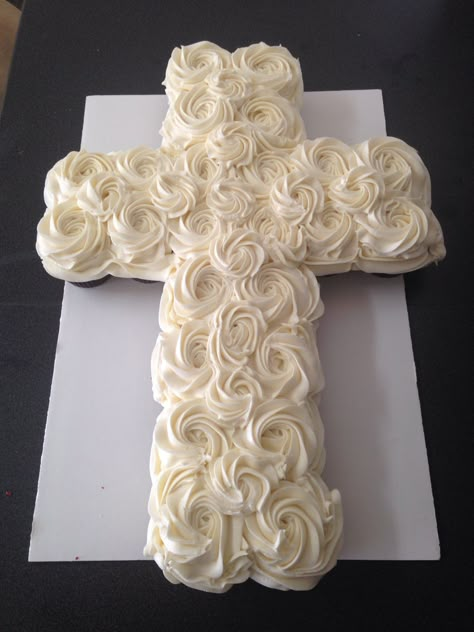 Pull Apart Cross Cupcake Cake, Cross Cupcake Cake First Communion, First Communion Cupcake Cake, Cross Pull Apart Cupcakes, Baptism Cupcake Cake, First Communion Sheet Cake, Cross Cupcake Cake, First Communion Cupcakes, 1st Communion Cakes