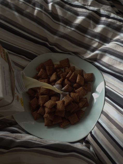 Cornflakes in bed are compfy and ........that's it. #breakfast #cornflakes #compfy #aesthetic Cornflakes Aesthetic, Aesthetic Breakfast, Corn Flakes, Bed, Quick Saves