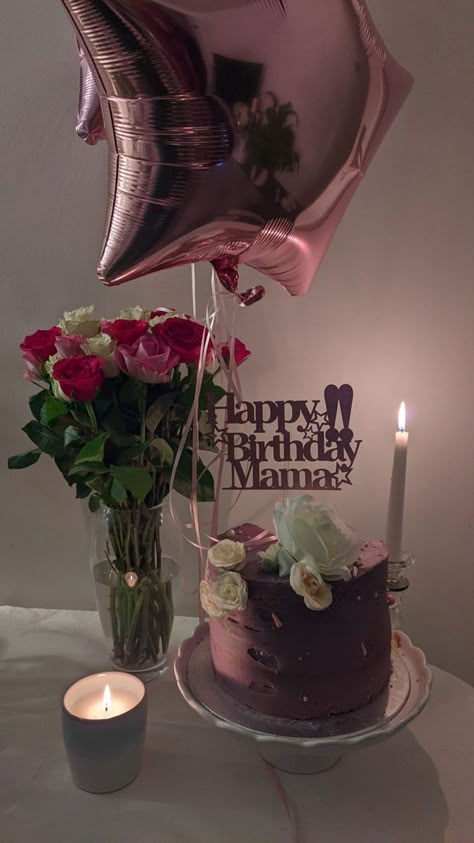 Mom Birthday Setup, Moms Bday Ideas, Surprise Party For Mom, Happy Birthday Mom Decoration Ideas, Bday Cakes For Mom Birthday, Moms Birthday Decor, Mom Surprise Birthday Ideas, Birthday Surprises For Mom, Mom Birthday Surprise Ideas