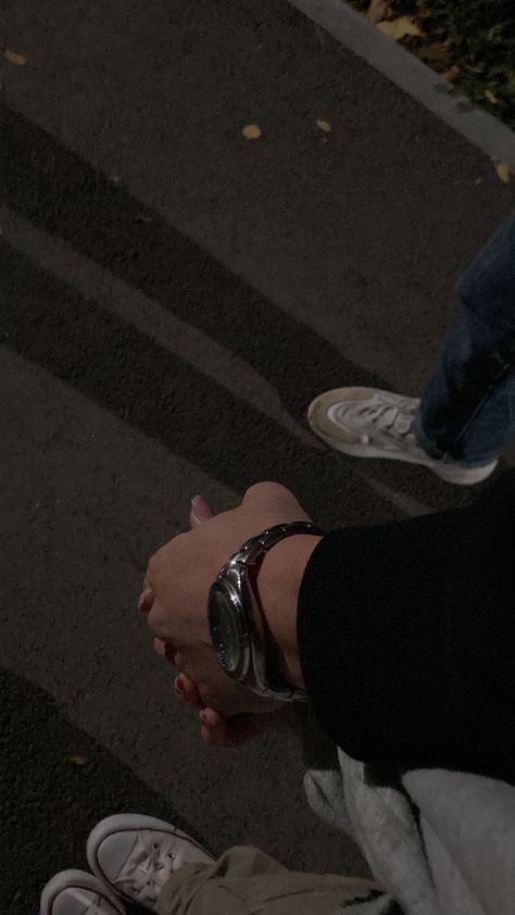 Boyfriend Holding Hands, Au Pictures, Bf Stuff, Christian Harper, Stylish Outfits Casual, Lovecore Aesthetic, Romantic Couple Poses, Best Friend Pictures Tumblr, Muslim Couple Photography