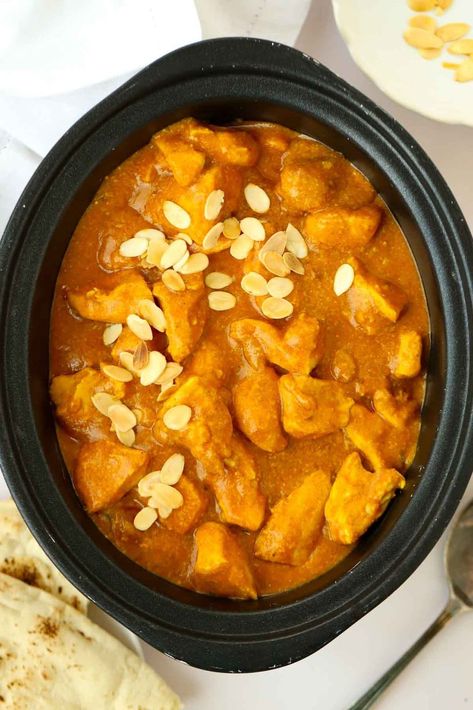 Throw all the ingredients together for this super easy Slow Cooker Chicken Korma. With a light, mild and fresh coconut and nutty flavour, it’s perfect for the whole family to enjoy. Slow Cooker Chicken Korma, Chicken Kurma, Slow Cooker Curry Recipes, Dump Bags, Taming Twins, Quick Easy Family Meals, Slow Cooker Beef Curry, Stew Slow Cooker, Slow Cooker Curry