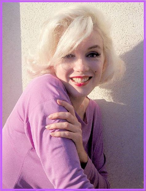 Marilyn Monroe photographed by George Barris in 1962. Marilyn Monroe Fat, Merlin Monro, Marilyn Monroe 1962, Norma Jean Baker, Joe Dimaggio, Marilyn Monroe Photos, Norma Jean, Norma Jeane, Blonde Bombshell