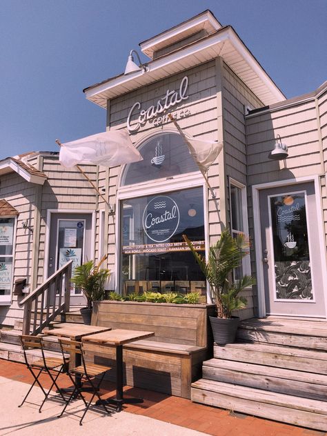 Coastal Grocery Store, Beach Coffee Shop Design, Lakeside Coffee Shop, Beachside Cafe Aesthetic, Florida Coffee Shop, Cafe Beach Aesthetic, Hometown Coffee Shop, Cute Coffee Shop Exterior, Beach Bookstore Aesthetic