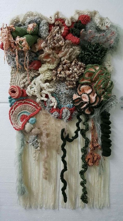 Soft Sculpture Ideas, Crochet Mixed Media, Crochet Abstract Art, Crochet Sculpture Art, Fibers Installation, Crochet Installation, Yarn Sculpture, Knit Art Installation, Environmental Textile Art