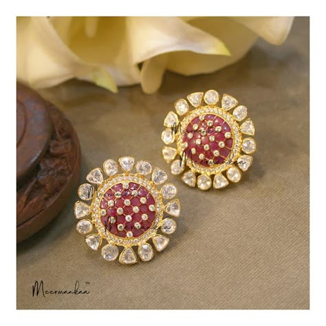 Earings Tops For Women, Polki Earrings Studs, Studs Earrings Gold India, Polki Rings, Tops Earrings, Big Stud Earrings, Ear Tops, Antique Gold Jewelry Indian, Diamond Earrings Design