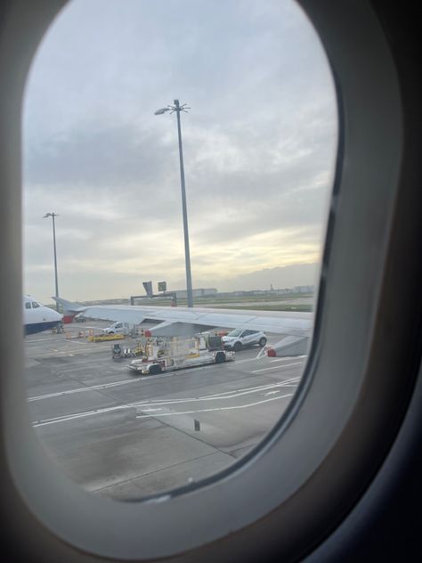 Aeroplane Photo, Aeroplane Window, Aeroplane Flying, Manifestation 2025, Plane Window, Airplane Window, Looking Out The Window, British Airways, Through The Window