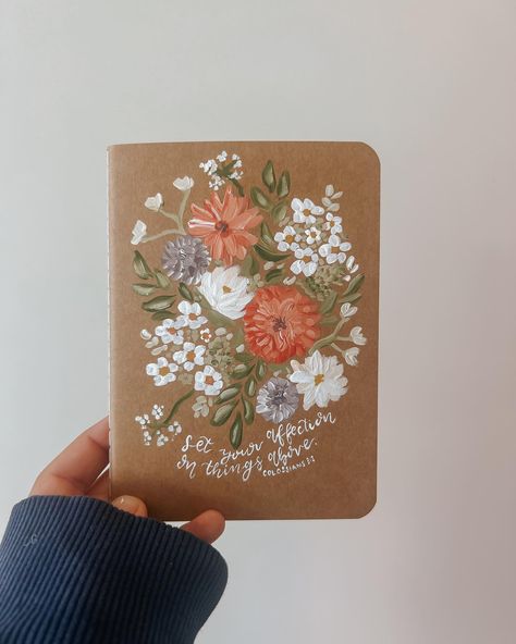 mini journals 🌸 Diy Painted Journal Cover, Notebook Cover Drawing, Painted Journal Covers, Journal Cover Ideas Decorating, Painted Notebook Cover, Notebook Painting, Painted Journal, Quote Notebook, Mini Journals