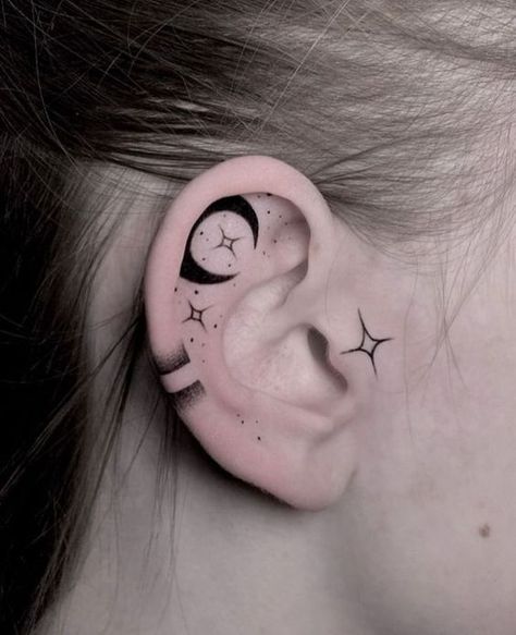 Ear Snake Tattoo, Snake Ear Tattoo, Head Tattoos Women, Viking Ear Tattoo, Tattoo Oreille, Ear Tattoo Design, Cool Ear Tattoos, Tattoos Ear, Tattoo Ear