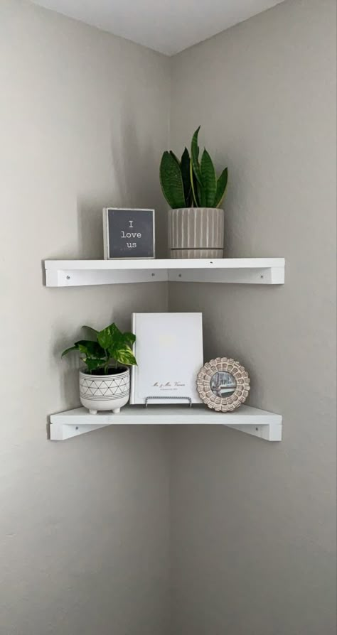 Bedroom Decor Astetic, Shelves In Bedroom Aesthetic Wall Shelves, Shelf Decor Bedroom Aesthetic Wall Shelves, Bedroom Corner Wall Shelf, Room Decor Astetic, Corner Shelf Decor Bedroom Aesthetic, White Hanging Shelves Bedroom, Floating Shelf Above Bed, Collage House