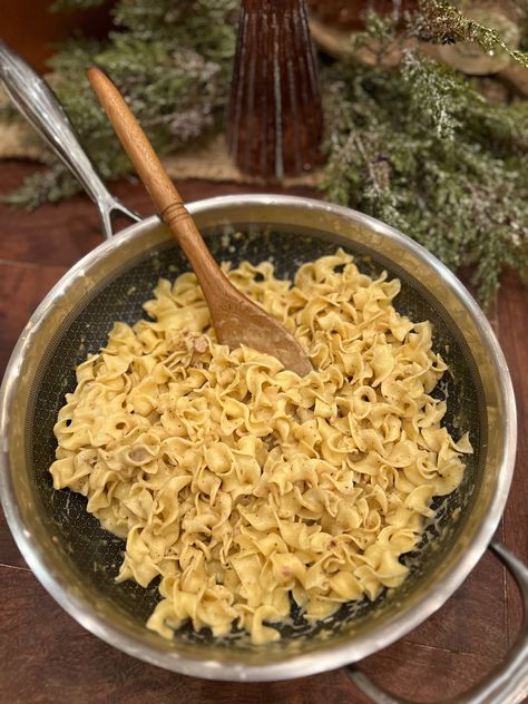 Cafeteria Lady Noodles School Cafeteria Recipes, Lunch Lady Recipes, Cafeteria Recipes, School Cafeteria Food, Buttered Noodles Recipe, Main Meal Ideas, Cafeteria Food, Chicken Bouillon, School Recipes