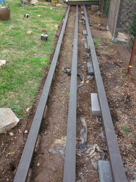 Deck Walkway Ideas, Pea Gravel Walkway, Yard Path, Gravel Walkway, Wood Walkway, Outdoor Walkway, Wooden Walkways, Walkways Paths, Pea Gravel