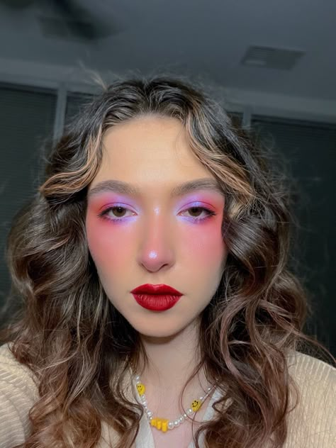 Pink Purple And Red Aesthetic, Purple And Red Eye Makeup, Colorful Eye Makeup Purple, Purple Eyeshadow Red Lipstick, Eyeshadow Art Ideas, Spring Makeup Looks 2024, Creative Eye Makeup Purple, Red And Purple Eyeshadow Look, Purple Red Eyeshadow