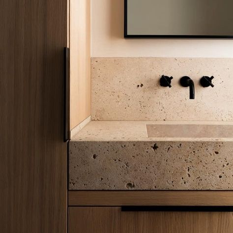 Drømme Bad, Design Interior Baie, Travertine Bathroom, Stone Bathroom Sink, Stone Walls Interior, Sustainable Interior Design, Natural Bathroom, Stone Bathroom, Bad Inspiration