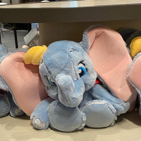 Dumbo Stuffed Animal, Dumbo Plushies, Peluche Disney, Disney Plushies, Dumbo Disney, Disney Stuffed Animals, Cute Plushies, Disney Plush, Dream Gift