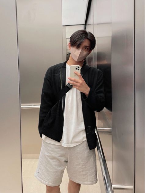 [weverse update 09.24.21] #seventeen #세븐틴 #joshua #joshuahong #조슈아 Joshua Hong Selca, Joshua Hong Boyfriend, Svt Weverse, Hong Joshua, Svt Joshua, Joshua Svt, Choi Hansol, Seventeen Joshua, Won Woo