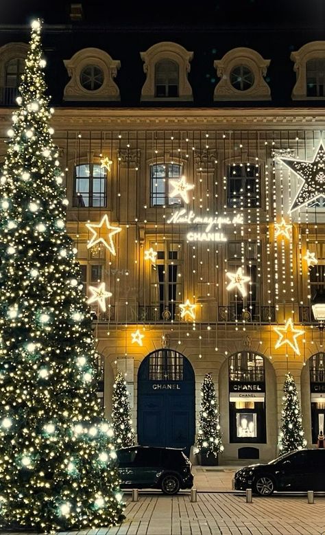 Paris Paris Christmas Aesthetic, Christmas In Paris Aesthetic, Paris At Christmas, Paris In December, France Christmas, Rich Christmas, Christmas In France, Paris Christmas, London Holiday