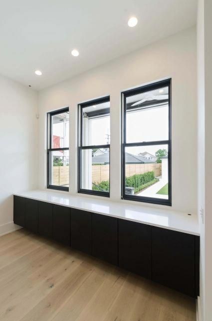 Double Hung window-Architectural Doors Windows-Alufront Windows & Doors Pty Ltd Black Windows Exterior, Black Window Trims, Pintu Interior, Black Window Frames, Window Trim Exterior, Black Interior Design, Double Hung Windows, Modern Home Interior Design, Interior Windows