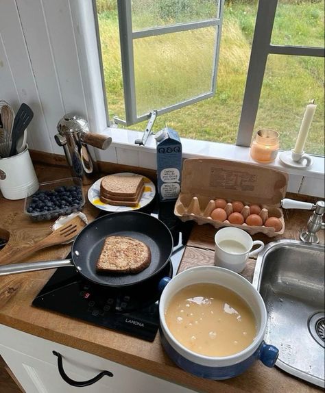 Hearty Breakfast On The Go, Scandinavian Home Aesthetic, Slow Mornings Aesthetic, Swedish Hygge, Slow Morning Aesthetic, Slow Living Aesthetic, Shein Home Decor, Amazon Decor Finds, Affordable Aesthetic