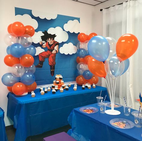 Dragon Ball X Party, Dragon Ball Z Themed Birthday Party, Goku Themed Birthday Party, Dragon Ball Z Food Ideas, Dragonball Birthday Party, Dragonball Party Ideas, Dragon Ball Theme Party, Dragon Ball Z Centerpieces, Anniversaire Dragon Ball Z