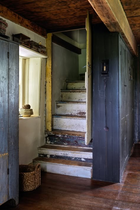 Cottage Staircase, Secret Stairs, Cottage Stairs, Boat Garage, Main Staircase, Rustic Stairs, Stair Cases, Vermont House, Scottish Homes