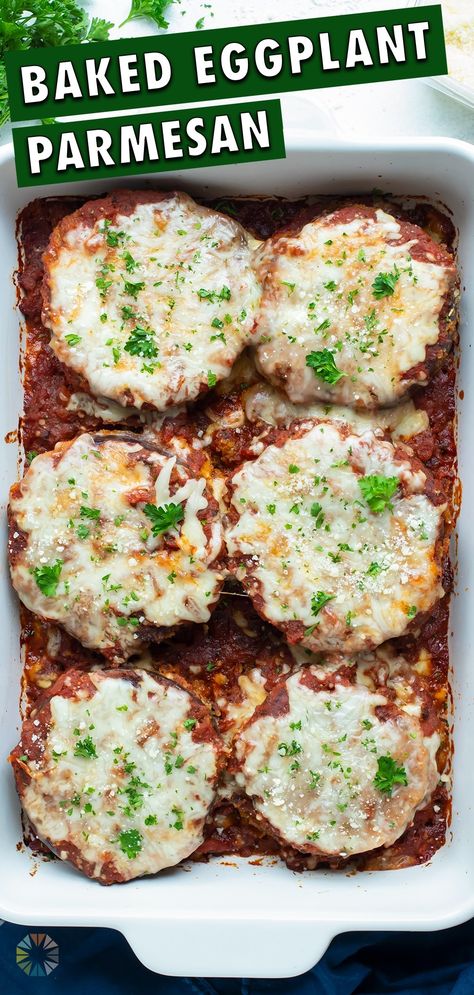 The best Baked Eggplant Parmesan recipe is easy to learn how to make. A coating of Breadcrumbs and Parmesan cheese sticks to the eggplant while being lightly fried in oil and baked in the oven with sauce and mozzarella. This simple Italian meal will please the whole family and is healthy, vegetarian, and gluten free! Eggplant Parmesan Easy, Easy Baked Eggplant, Healthy Eggplant Parmesan, Chipotle Bowls, Baked Eggplant Parmesan, Eggplant Parmesan Recipe, Hot Honey Chicken, Healthy Eggplant, Eggplant Recipes Easy