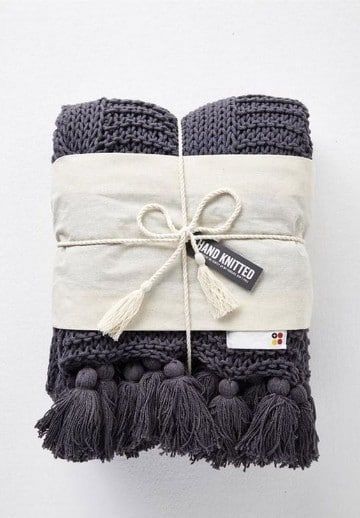 Rug Packaging Ideas, Blanket Wrapping Ideas, Rug Packaging, Crochet Packaging Ideas, Blanket Packaging, Textile Packaging, Black Bed Linen, Grey Linen Bedding, Cheap Bedding