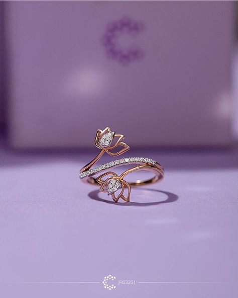 Grunge Ring, Jewelry Classy, Unique Gold Jewelry Designs, 2023 Prom, Gold Earrings Models, New Gold Jewellery Designs, Fancy Jewelry Necklace, Modern Gold Jewelry, Gold Bridal Jewellery Sets