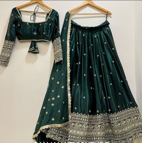 Dark Green Lehenga Simple, Dark Green Velvet Lehenga, Forest Green Lengha, Forest Green Lehenga, Lehenga Designs Simple Modest, Lehenga Designs Green, Green Lehenga Outfit, Dark Green Lengha, Cotton Lengha