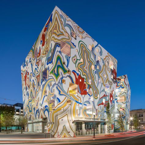 Fair Haired Dumbbell building in Portland Oregon,© KuDa Photography Interactive Facade Architecture, Art Gallery Exterior Architecture, Fun Buildings, Graffiti Architecture, Social Housing Architecture, Future Cities, Pantone 2020, Colour Architecture, Fancy Houses