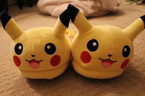 Pikachu! Pijamas Winter, Pikachu Slippers, Memes Harry Potter, Pika Pika, Gotta Catch Them All, Original Pokemon, Nerd Love, Socially Awkward, Smosh