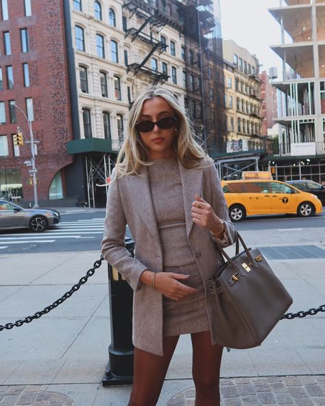 Odd Muse tweed? Very demure… (as seen on Pookie!!!) Demure Aesthetic, Odd Muse, Classy Mini Dresses, Parisian Outfit, Loungewear Outfits, Fashion Business Casual, Classy Work Outfits, Office Fashion, Girly Outfits