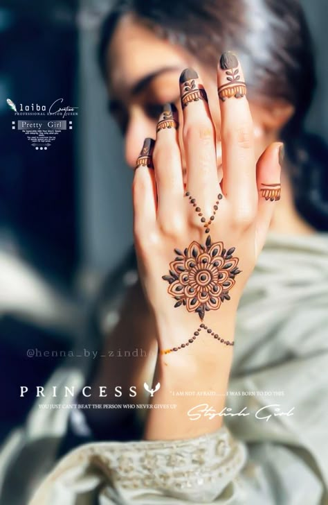 Minimal Diwali Mehendi, Front Hand Mehendi Minimal, Mehedi Degins Simple Aesthetic Back Hand, Minimal Mehendi Designs Aesthetic, Minimalist Mehandi Designs, Mehndi Designs Minimal, Simple Finger Mehndi, Minimal Mehendi Designs, Easy Mehendi