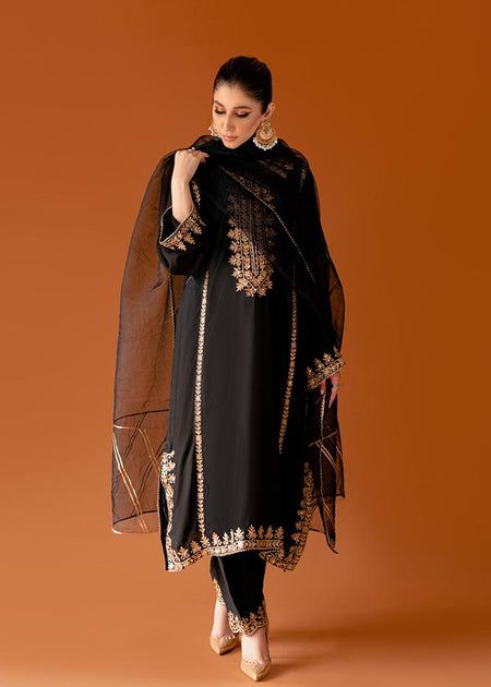 Sammy K Sona - Laam Punjabi Outfits, Latest Dress Design, Casual Indian Fashion, Pakistani Fashion Party Wear, Salwar Kamiz, Pakistani Fancy Dresses, Pakistani Dresses Casual, Traditional Indian Outfits, Beautiful Dress Designs