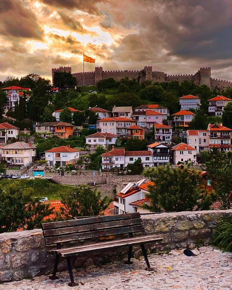 📍Ohrid old town 🇲🇰 #ohrid #oldtown #sunset #samoilfortress # #macedonia Ohrid Macedonia, Landscape Photography Nature, M K, Travel Europe, Macedonia, The Cosmos, Photography Nature, Old Town, Artifacts