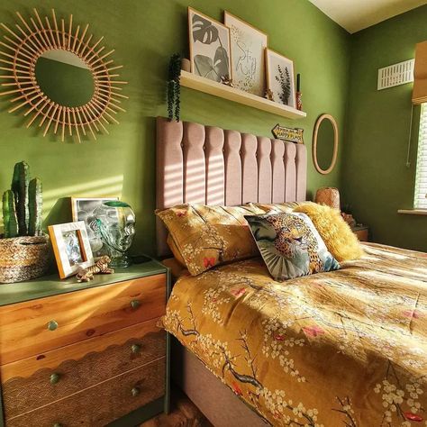 Green And Yellow Boho Bedroom, Teen Room Paint Colors, Olive Green Bedroom, Olive Green Bedrooms, Eclectic Bedroom Design, Green Bedroom Walls, Bedroom Yellow, Green Bedrooms, Design Ložnic