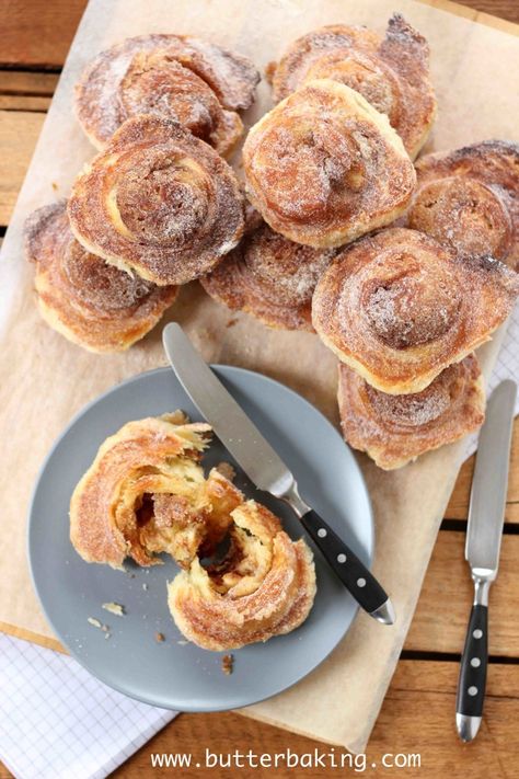 Tartine's Morning Buns | Butter Baking  #Tartine Bakery #buns #breakfast Bakery Buns, Tartine Bakery, Morning Buns, Morning Bun, Sweet Buns, Breakfast Sweets, Cheese Burger, Breakfast Pastries, Sticky Buns