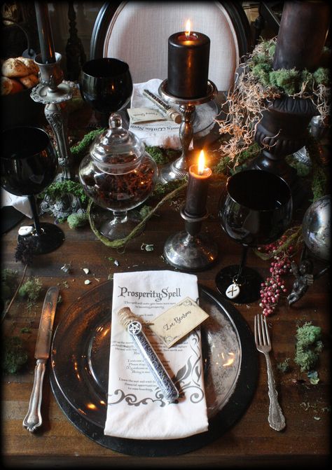 Witchy Dinner, Witches Dinner Party, Witches Dinner, Samhain Celebration, Spooky Dinner, Witches Tea, Halloween Dinner Party, Table Halloween, Halloween Tablescape