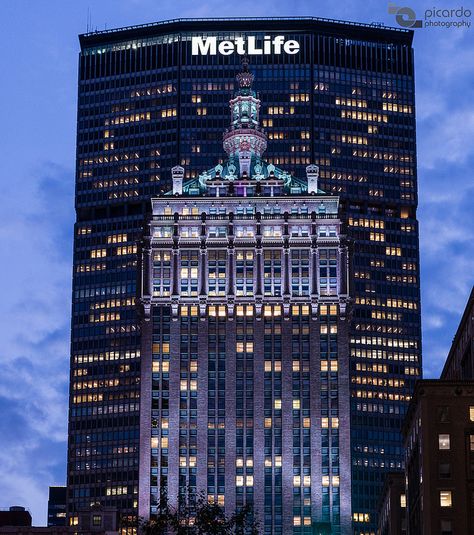 MetLife Met Life Building New York, Metlife Building, Kota New York, Pan American Airlines, Christmas In The City, Manhattan Nyc, Pan American, Dept 56, Manhattan New York