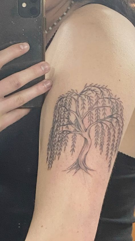 Fine Line Tattoo Designs, Willow Tree Tattoo, Line Tattoo Designs, Rabe Tattoo, Earthy Tattoos, Willow Tree Tattoos, Mother Nature Tattoos, Fine Line Tattoo, Hand Tattoos For Women