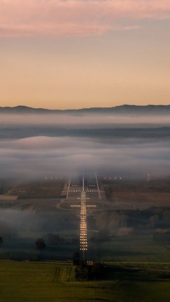 #airport #runway #lights United Airlines Wallpaper, Plane Pilot Aesthetic, B777 Wallpaper, Aviation Aesthetic Wallpaper, Air Plane Wallpaper, Pilot Wallpaper Airplane, Cockpit Aesthetic, Airplane Wallpaper Aesthetic, Cockpit Wallpaper