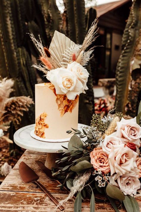 28 Beautifully Boho Wedding Cakes Boho Wedding Reception Decor, Boho Wedding Cake Ideas, Boho Wedding Cakes, Retro Wedding Cake, Bohemian Cake, 1 Tier Cake, Best Easy Dessert, Bohemian Wedding Cake, Best Easy Dessert Recipes