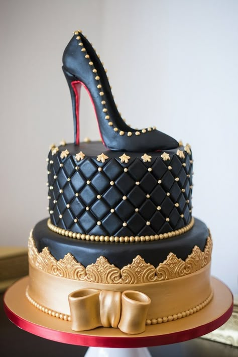 High Fashion Black & Gold Birthday Cake with Stiletto Topper Classy 50th Birthday Cake For Women, 50th Glam Birthday Ideas For Women, New Year’s Cake, Fashion Cakes Birthday, Cake Designs Black And Gold, Aesthetic Black Birthday, Gold Cake Design Birthday, Glam Birthday Cake, Birthday Cake Aesthetic Black