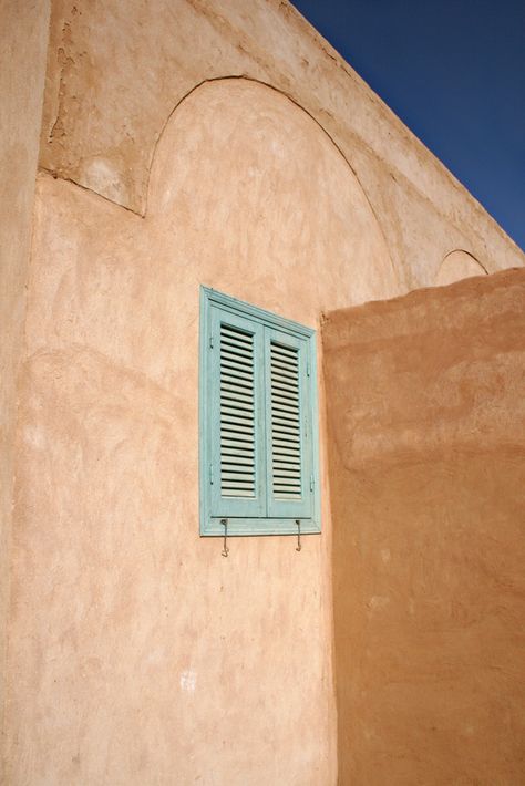 Window & Mud Plaster Wall Mud Plastered Walls, Mud Wall, Mud Plaster, Plastered Walls, Wall Relief, Cottage Grove, Columbia University, Plaster Walls, Archaeological Site