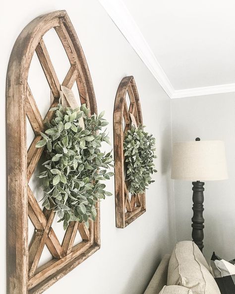 Wood Arch Wall Decor, Wooden Arch Wall Decor, Wall Arches Decor Ideas, Wooden Arches, House Diys, Window Frame Decor, Arched Wall Decor, Arch Decor, Window Wall Decor