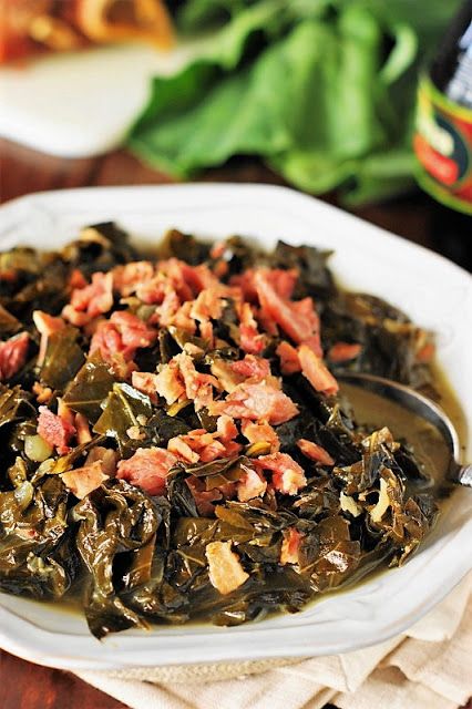 How to Cook Collard Greens: Step-by-Step (The Kitchen Is My Playground) Greens Recipe Soul Food, Collard Greens With Bacon, Southern Style Collard Greens, Coop Can Cook, Southern Collard Greens, Collard Greens Recipe, Turnip Greens, Southern Food, Collard Greens