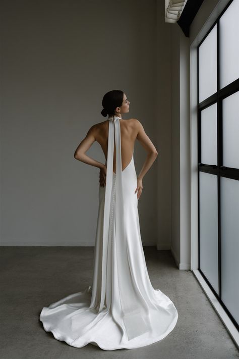 Hera Couture, A Real Woman, Minimalist Gown, Halter Wedding, Minimal Wedding Dress, Halter Wedding Dress, Real Woman, Dress Train, Minimalist Wedding Dresses